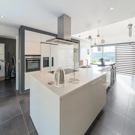 Spacious Home, Durbuy, Cleaning Included Holiday home *