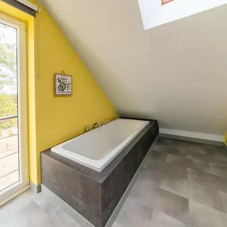 Spacious Home, Durbuy, Cleaning Included Holiday home *